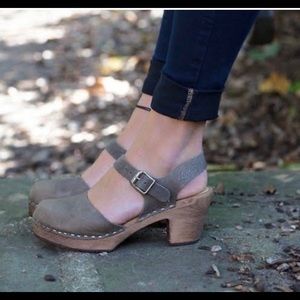 Lotta Clogs size 8.5